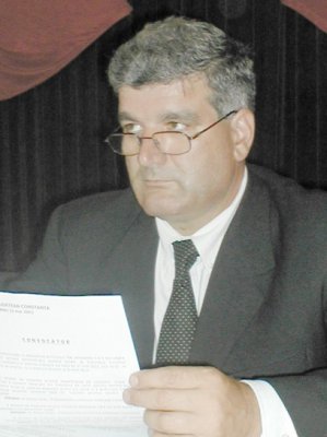 Comănici păstrează alianţa cu PNG